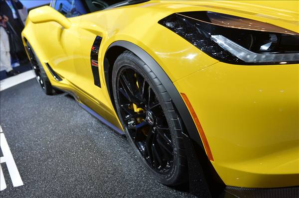 2015_Chevy _Corvette_05