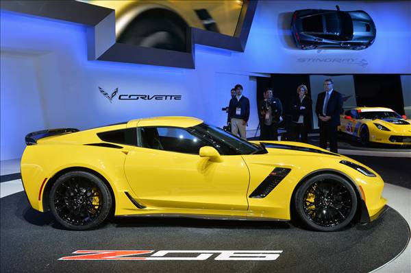 2015_Chevy _Corvette_12