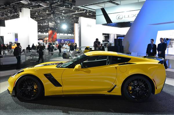 2015_Chevy _Corvette_13