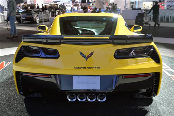 2015_Chevy _Corvette_15