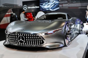 Mercedes-Benz-AMG-Vision-Gran-Turismo-Concept-front-three-quarters-view